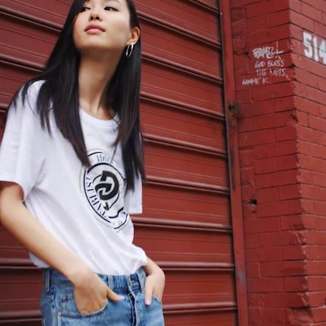 Video Reference: Clothing, Shoulder, T-shirt, Street fashion, Waist, Jeans, Beauty, Denim, Cool, Fashion