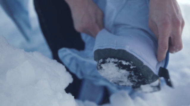 Video Reference: Snow, Freezing, Hand, Winter, Ice, Comfort food