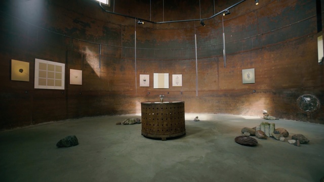 Video Reference: Building, Room, Art