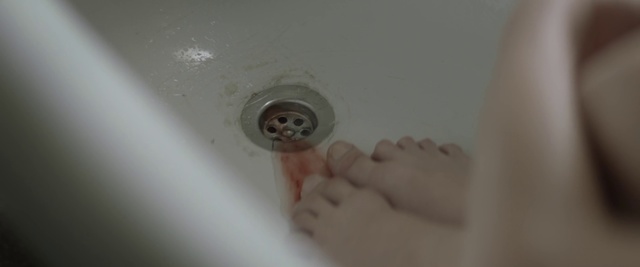 Video Reference: Skin, Plumbing fixture, Bathtub, Hand, Water, Ceiling, Finger, Shower, Room, Smoke detector