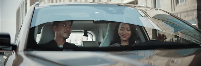 Video Reference: car, motor vehicle, vehicle, mode of transport, transport, automotive design, photography, family car, city car, automotive exterior, Person