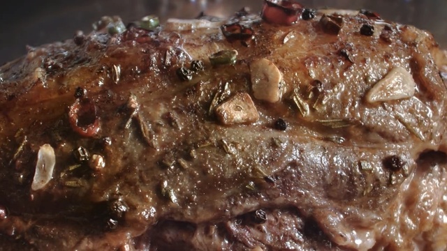 Video Reference: daube, dish, meat, steak, beef, roasting, animal source foods, gravy, pot roast, sirloin steak, Person