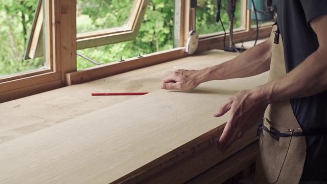 Video Reference: Wood, Hardwood, Wood stain, Floor, Window, Table, Flooring, Varnish, Wood flooring, Plywood