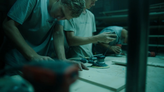 Video Reference: blue, vertebrate, surgeon, snapshot, underwater, human, service, girl, fun, medical