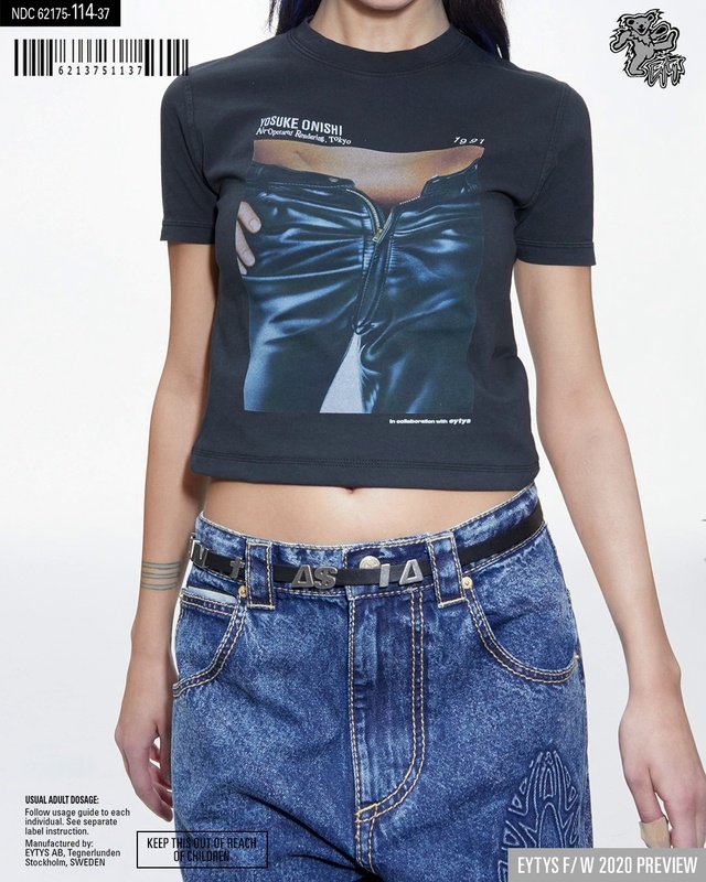 Video Reference: Clothing, T-shirt, Jeans, Crop top, Denim, Fashion, Sleeve, Waist, Muscle, Shoulder