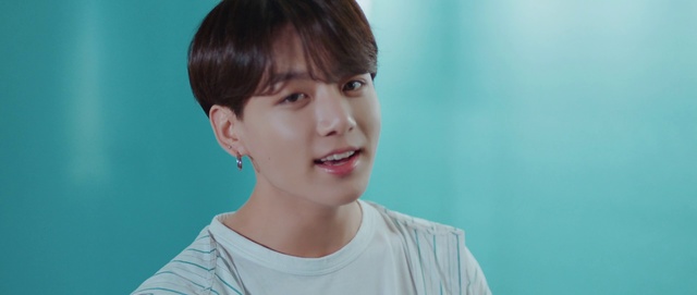 Video Reference: Hair, Face, Forehead, Chin, Facial expression, Hairstyle, Cheek, Jaw, Skin, Nose