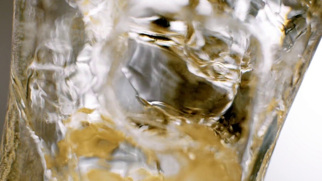 Video Reference: Liquid, Fluid, Amber, Cuisine, Dish, Ingredient, Natural material, Pattern, Metal, Transparent material