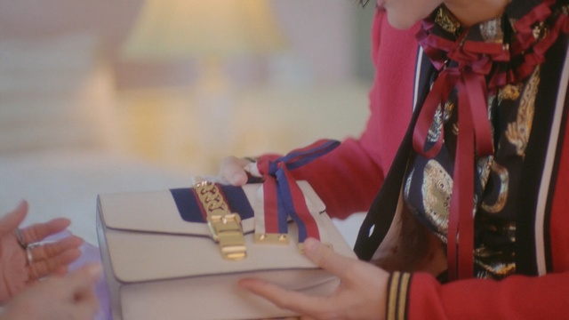 Video Reference: fashion, arm, finger, hand, girl