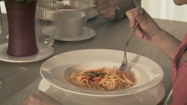 Video Reference: Al dente, Food, Dish, Cuisine, Spaghetti, Bigoli, Noodle, Capellini, Chinese noodles, Taglierini, Person