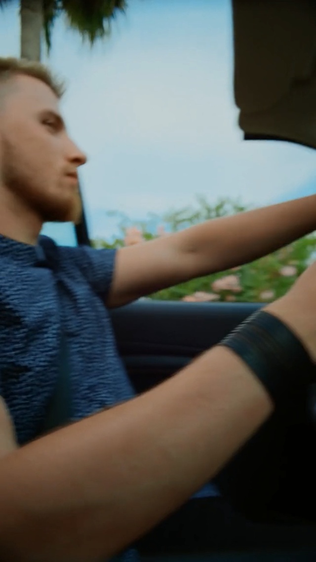 Video Reference: Shoulder, Arm, Joint, Elbow, Hand, Neck, Wrist, Fun, Photography, Muscle