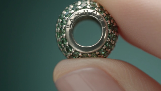 Video Reference: Green, Fashion accessory, Jewellery, Gemstone, Ring, Emerald, Macro photography, Finger, Diamond, Engagement ring