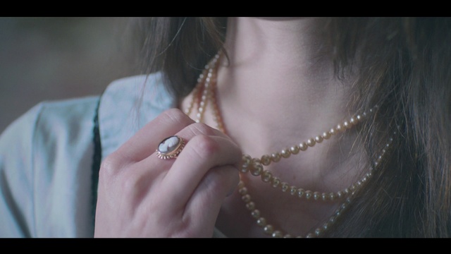 Video Reference: jewellery, necklace, fashion accessory, pearl, girl, neck, chain, ear, Person