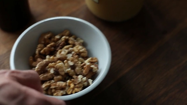 Video Reference: Food, Cuisine, Dish, Breakfast cereal, Meal, Granola, Breakfast, Ingredient, Snack, Vegetarian food, Person