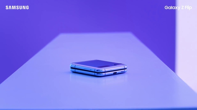 Video Reference: Cobalt blue, Blue, Product, Purple, Gadget, Violet, Technology, Electronic device, Electric blue, Wallet