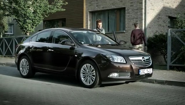 Video Reference: Land vehicle, Vehicle, Car, Motor vehicle, Mid-size car, Full-size car, Automotive design, Sedan, Luxury vehicle, Person