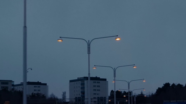 Video Reference: Street light, Sky, Light fixture, Lighting, Atmospheric phenomenon, Night, Dusk, Evening, Cloud, Interior design