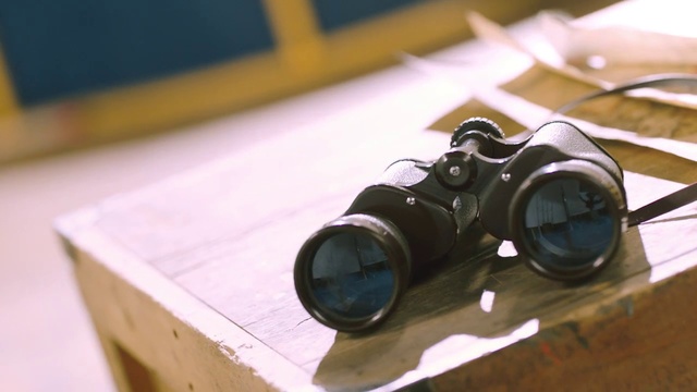 Video Reference: Binoculars, Optical instrument, Lens, Camera lens, Cameras & optics, Camera accessory, Camera, Single-lens reflex camera, Photography, Reflex camera