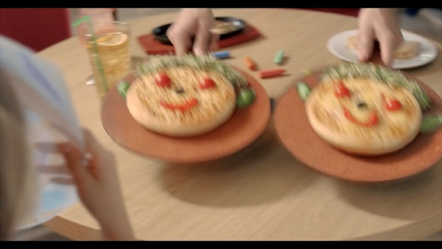 Video Reference: Food, Dish, Cuisine, Comfort food, Ingredient, Dessert, Baking, Meal, Sweetness, Buttercream, Person