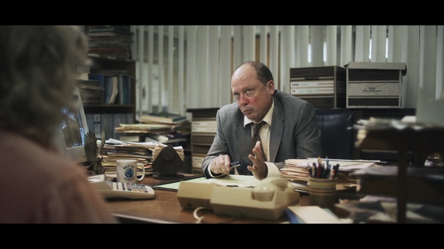 Video Reference: Conversation, Human, Adaptation, Sitting, Photo caption, Furniture