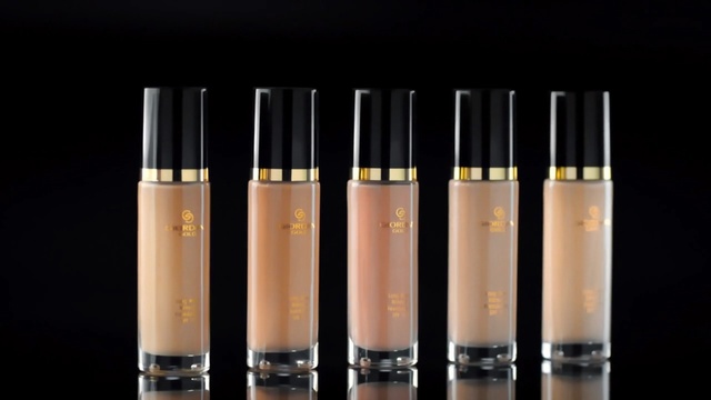 Video Reference: lipstick, makeup, bottle, toiletry, cosmetic, perfume, wine bottle, make