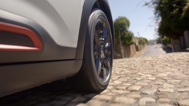 Video Reference: Land vehicle, Vehicle, Car, Alloy wheel, Wheel, Automotive design, Tire, Automotive tire, Rim, Automotive wheel system