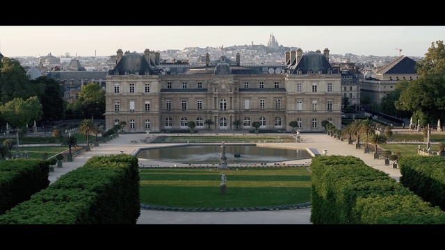 Video Reference: Estate, Building, Palace, Château, Stately home, Mansion, Architecture, Castle, Grass, Garden