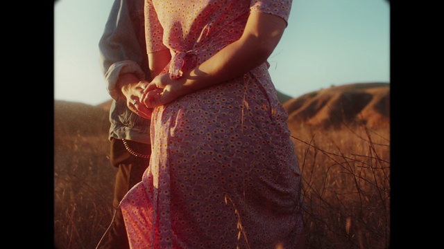 Video Reference: Muscle, Flesh, Hand, Human, Abdomen, Photography, Close-up, Neck, Human body, Organism