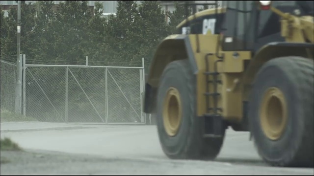 Video Reference: Automotive tire, Tire, Vehicle, Tractor, Mode of transport, Transport, Soil, Wheel, Automotive wheel system, Auto part