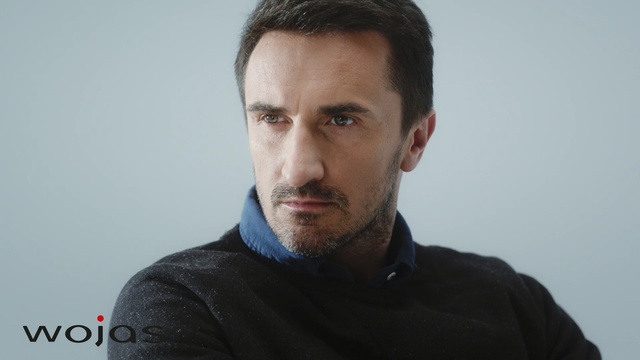 Video Reference: Face, Hair, Facial hair, Chin, Beard, Cheek, Forehead, Neck, Eyebrow, Head, Person, Male