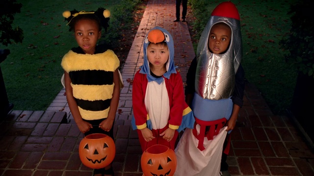 Video Reference: Child, Costume