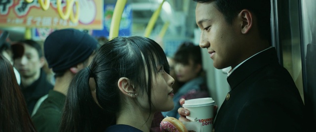 Video Reference: girl, snapshot, photography, event, interaction, fun, crowd, human, smile, conversation, Person