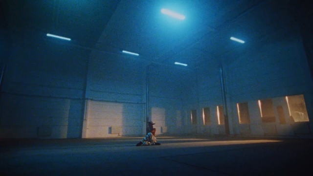 Video Reference: Light, Lighting, Atmosphere, Street light, Sky, Darkness, Night, Light fixture, Security lighting, Architecture