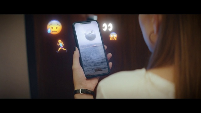 Video Reference: Gadget, Selfie, Photography, Electronic device, Technology, Smartphone, Electronics, Hand, Finger, Black hair