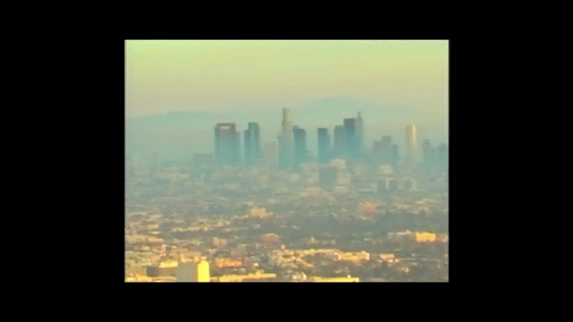 Video Reference: skyline, metropolitan area, skyscraper, metropolis, cityscape, landmark, sky, city, atmosphere, urban area