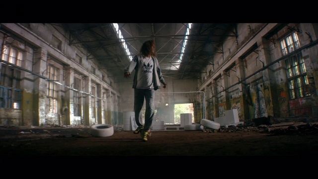 Video Reference: Darkness, Pc game, Snapshot, Standing, Digital compositing, Screenshot, Photography, Architecture, Midnight, Flash photography