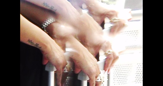 Video Reference: Hand, Nail, Finger, Flesh, Material property, Thumb, Gesture