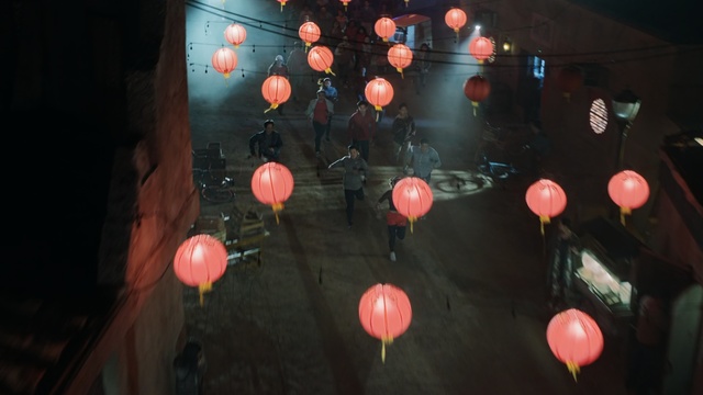 Video Reference: Lighting, Light, Lantern, Organism, Night, Space, Circle, Mid-autumn festival, Person