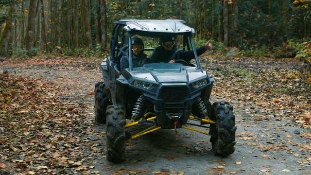 Video Reference: Land vehicle, Vehicle, All-terrain vehicle, Motor vehicle, Off-roading, Automotive tire, Tire, Off-road vehicle, Car, Bumper
