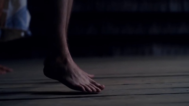Video Reference: Leg, Human leg, Foot, Footwear, Barefoot, Shoe, Ankle, Toe, Joint, Human body