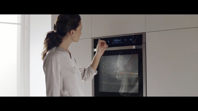 Video Reference: Shoulder, Kitchen appliance, Home appliance, Refrigerator, Microwave oven, Joint, Major appliance