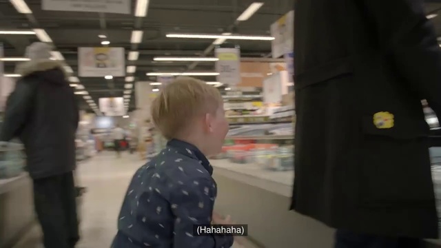 Video Reference: Snapshot, Standing, Shopping mall, Fun, Photography, Retail