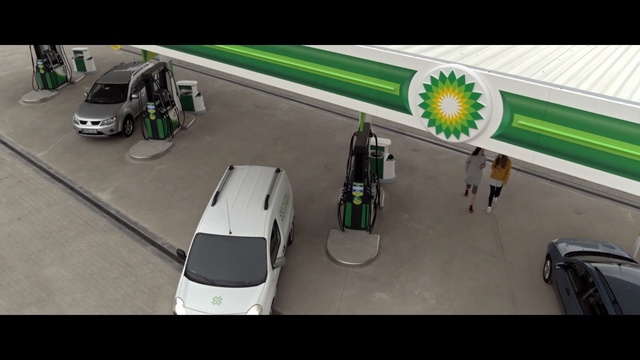 Video Reference: Motor vehicle, Mode of transport, Vehicle, Transport, Car, Parking, Luxury vehicle, Road, Lane, Automotive exterior