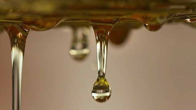 Video Reference: Water, Drop, Liquid, Glass, Fluid, Stemware, Caramel color