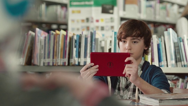 Video Reference: Snapshot, Library, Bookcase, Bookselling, Book, Learning, Reading, Publication, Student, Person