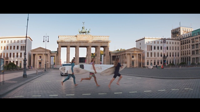 Video Reference: Town square, City, Human settlement, Public space, Town, Architecture, Building, Plaza, Street, Tourism