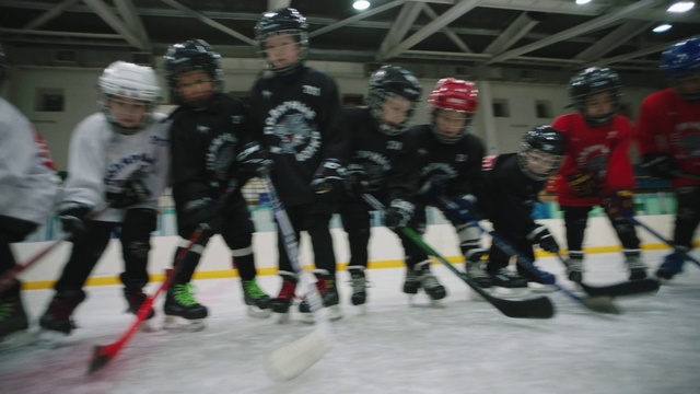 Video Reference: Sports, Sports gear, Bandy, Team sport, Hockey, Rink bandy, Stick and Ball Games, Ice rink, Tournament, Hockey protective equipment