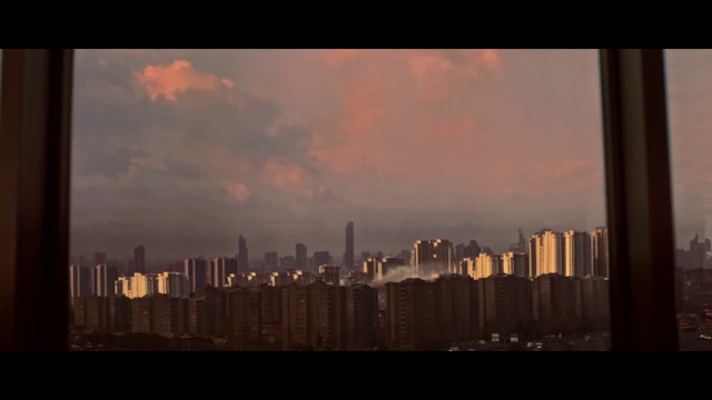 Video Reference: Cityscape, Metropolitan area, Sky, City, Metropolis, Skyline, Urban area, Daytime, Human settlement, Skyscraper
