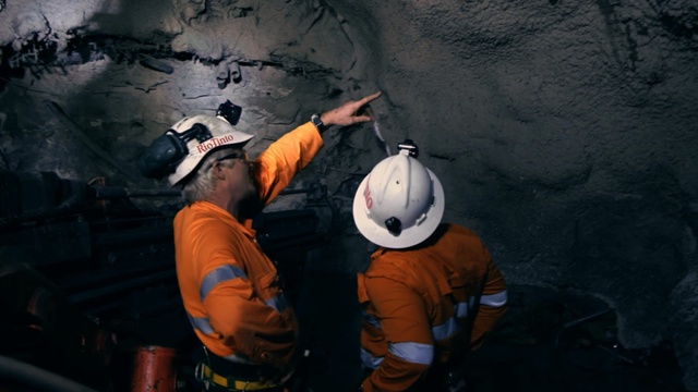 Video Reference: Miner, Caving, Geology, Geologist, Blue-collar worker, Formation, Adventure, Rescuer, Person