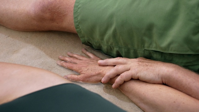 Video Reference: Hand, Skin, Arm, Finger, Muscle, Joint, Close-up, Leg, Chiropractor, Therapy