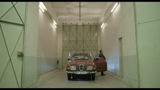 Video Reference: room, interior, home, house, furniture, sofa, decor, modern, table, floor